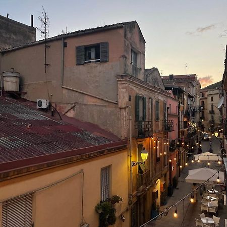 La Casa Di Carlotta Apartment Iglesias Luaran gambar