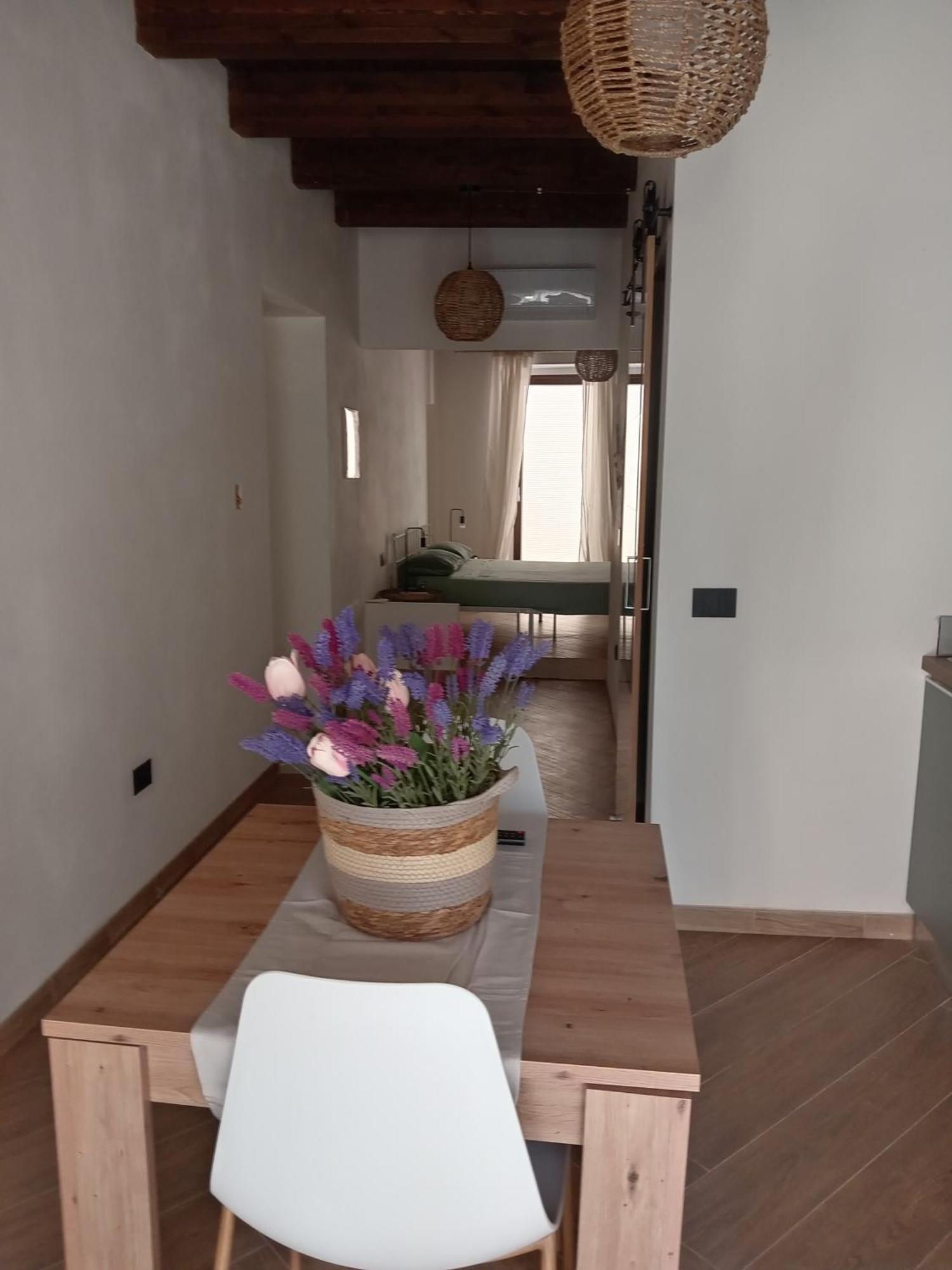 La Casa Di Carlotta Apartment Iglesias Luaran gambar